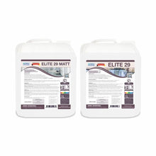 Kaksi valkoista 5 litran säiliötä, joissa on merkintä "Arcora Elite 29", tarjoavat desinfiointiaine- ja alkoholinkestävän lattianpäällysteen, joka on ihanteellinen käytettäväksi Arcora International GmbH:n sisätiloissa.