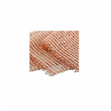 Lähikuva Arcora International GmbH:n loppuunmyydystä tuotteesta: Arcora Kupfertuch Lose näyttää verkkomaista kudosta ja kiiltävää pintaa valkoista taustaa vasten.