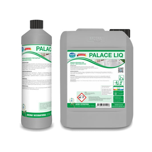 Zwei graue Arcora PALACE LIQ SPEZIALREINIGER Behälter der Arcora International GmbH in verschiedenen Größen mit schwarzem Deckel, grünem und weißem Etikett mit Text, Gefahrensymbolen und Branding. Perfekt für die effektive Reinigung von Natur- und Kunststeinoberflächen.