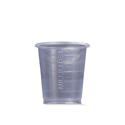 MED COMFORT BASIC kertakäyttöinen lääketieteellinen muki AMPri Handelsgesellschaft mbH:ltä on kirkas 30 ml mittamuki, joka on kuvattu pystyasennossa ja tyhjänä valkoisella taustalla selvästi näkyvällä millilitra-merkinnällä - ihanteellinen lääketieteelliseen käyttöön.