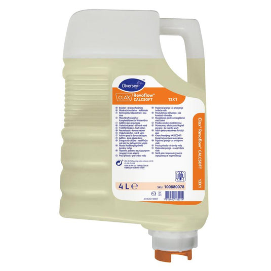 Diversey Deutschland GmbH & Co. OHG:n valmistaman 4 litran Clax Revoflow Calcsoft 13X1 -vesikovuuden sitomiskartongin etiketissä on oranssi väri, valkoinen korkki ja läpinäkyviä osia, joissa on vaaleankeltaista nestettä; etupuolella on tuotetiedot.