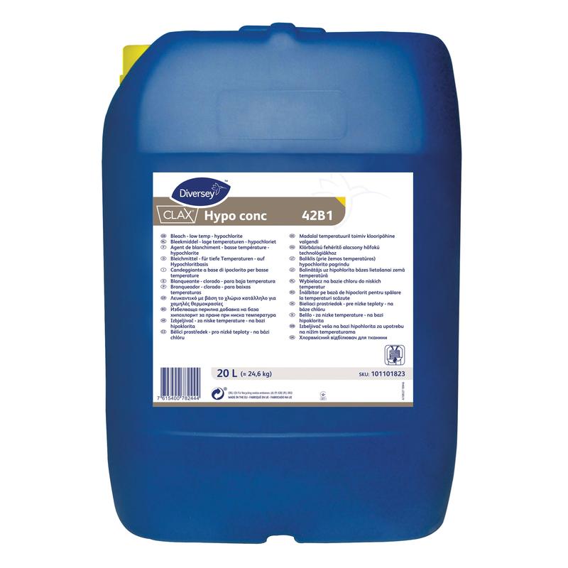 Sininen 20 litran kanisteri Clax Hypo conc 42B1 Diversey Deutschlandilta, nestemäinen valkaisuaine, joka perustuu natriumhypokloriittiin, jossa on suuri valkoinen, monikielinen etiketti ja keltainen korkki. Ihanteellinen kaupallisille pesuloille.