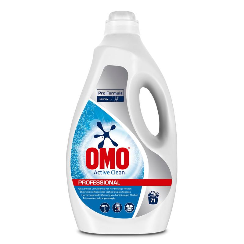 Valkoinen 5 litran pullo Omo Professional Active Clean nestemäistä pyykinpesuainetta Diversey Deutschland GmbH & Co. OHG:lta on varustettu sinisellä etiketillä, jossa on "Pro Formula", "Tehokas tahranpoisto" ja tietoja useilla kielillä; riittää 71 pesukertaan.