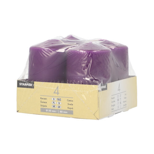 Neljä norsunluunväristä Starpak pöytäkynttilää (Ø 50 mm, 80 mm, tasainen pää) on pakattu läpinäkyvään muoviin ja varustettu beige-valkoisella etiketillä, jossa näkyy Starpak-brändi ja kynttilän yksityiskohdat. Ne on valmistettu korkealaatuisesta vahasta kestävän laadun takaamiseksi.