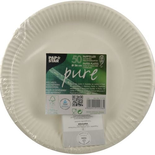 Pakkaus, jossa on 50 PAPSTAR pahvilautasta, pyöreä Ø 26 cm, erittäin vahva, valkoinen "pure", valmistettu 100% neitseellisestä kartongista PAPSTAR GmbH:ltä. Kutistekalvo on varustettu FSC-sertifioinnilla, kierrätyssymboleilla ja tuotetiedoilla.