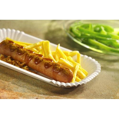 100 kulhoa, kartonki "pure" suorakulmainen valkoinen PAPSTAR GmbH:lta, ja siinä on makkaraa currykastikkeella ja ranskalaisia, taustalla vihreää paprikaa lasikulhossa - ihanteellinen ympäristöystävälliseen ravintolatoimintaan.