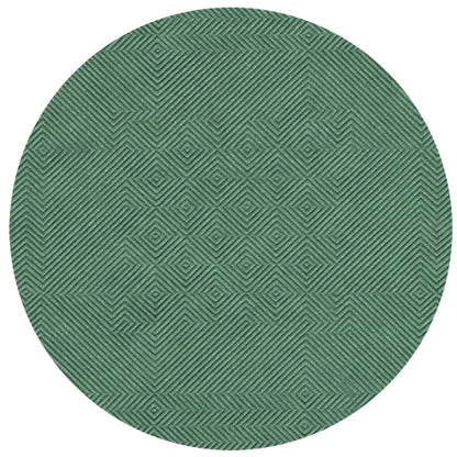 Pyöreä, vihreä PAPSTAR damastipainettu paperipöytäliina (50 m x 1 m, PAPSTAR GmbH) esittelee geometrisen kuvion, jossa on viistosti kulkevia viivoja ja timantteja hillittyyn 3D-efektiin – ihanteellinen juhlatilaisuuksiin.