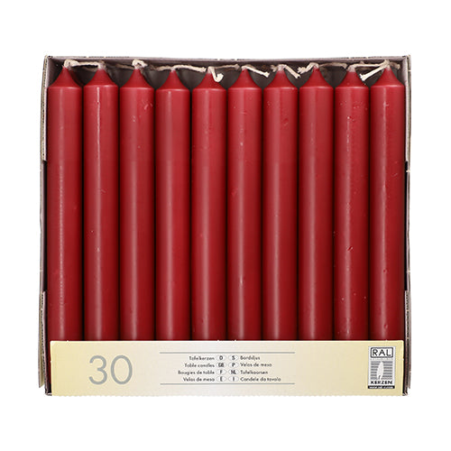 Starpak 30 pöytäkynttilät Ø 2,1 cm · 19,6 cm toimitetaan laatikossa, jossa on keltainen Starpak-etiketti ja RAL-laatumerkki – täydellinen juhlavaan pöytäkoristeluun.