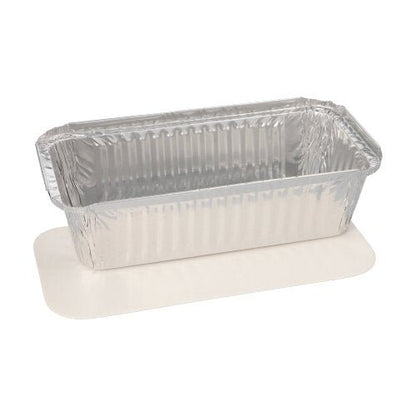 Starpak 25 vuokaa, alumiini + sisäkansi, PP-pinnoitettu pannu lepää valkoisella pergamenttipaperilla - täydellinen catering- tai mukaan otettavaksi.