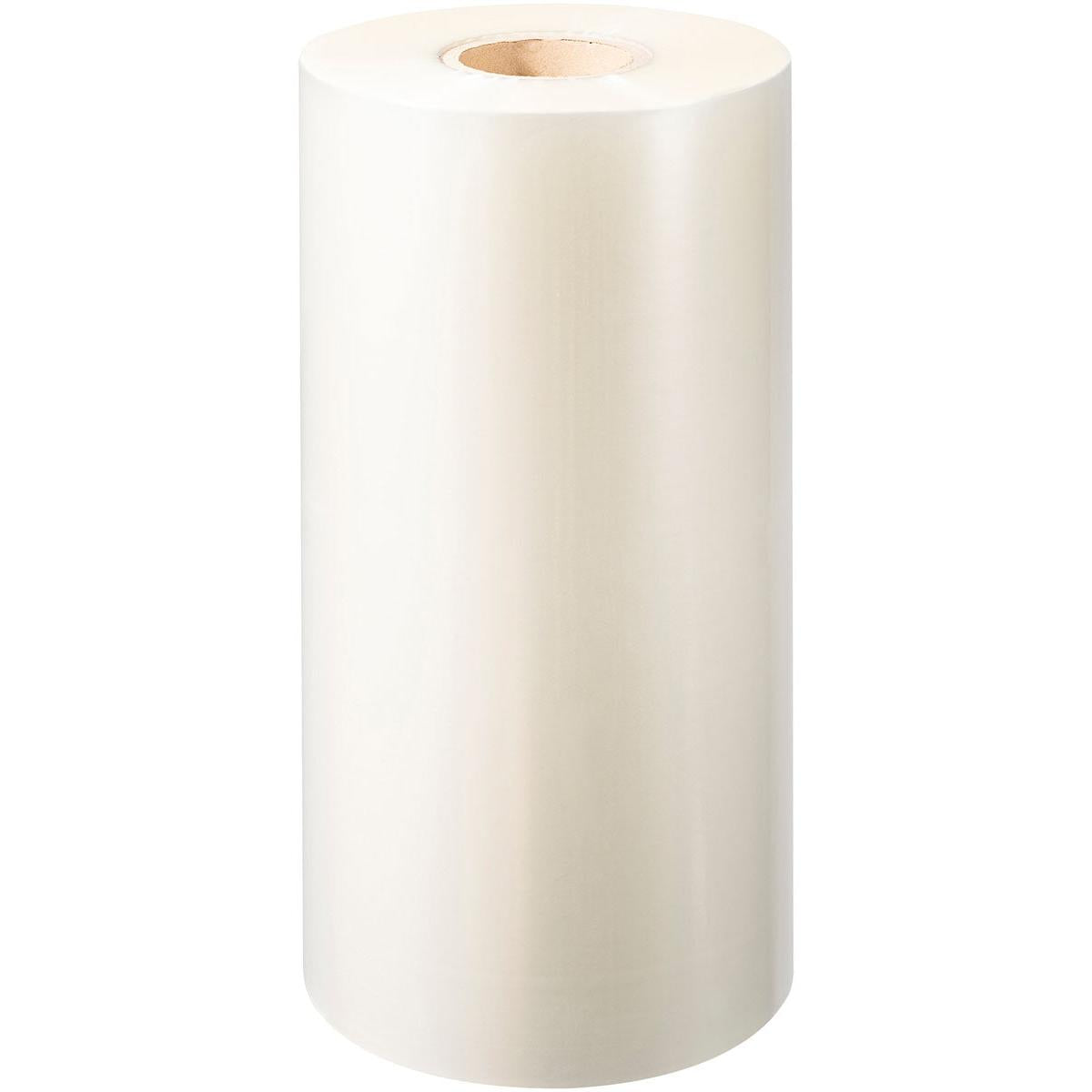 Eine große, aufrecht stehende Rolle der Duni GmbH PP-Siegelfolie Antifog mit einem Pappkern, ideal für Lebensmittelverpackungen, wird vor einem schlichten weißen Hintergrund präsentiert.