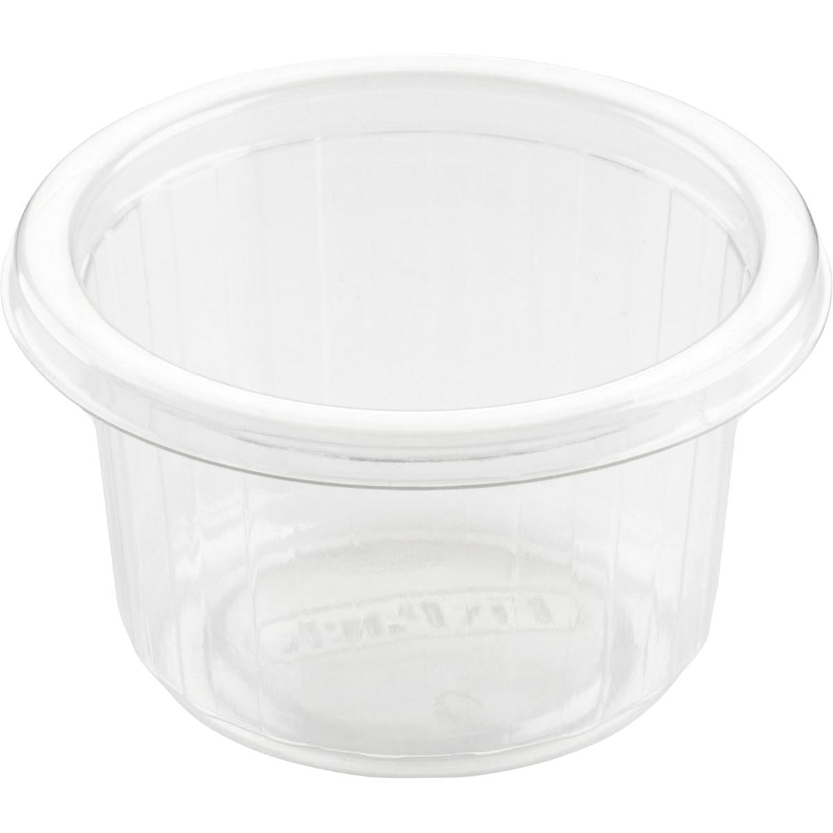 Duni GmbH Dressingbecher Fixpack Transparent APET 80x80x46 mm (Pakkaus 50 kappaletta) on pieni, uritettu, leveäreunainen astia, ihanteellinen kastikkeille tai mausteille, tyhjänä valkoisella taustalla esitetty.