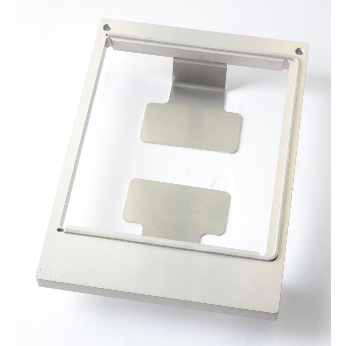 Duni GmbH -kasetti DF10/20 pahvilaatikolle on suorakulmainen metallikehys (1200 ml, L), jossa on kaksi litteää levyä sisällä ja pienet kulmareiät, täydellinen kompaktia säilytystä varten, kuvattuna valkoisella taustalla.