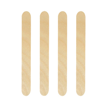 Neljä PAPSTAR puista juomasekoitinta (15 cm) Caipirinha-cocktaileille on asetettu pystysuoraan vierekkäin valkoiselle taustalle.