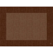 Ein hellbraunes, strukturiertes Quadrat sitzt in der Mitte eines dunkleren, gewebten Hintergrunds und erinnert an die abstrakte Eleganz des Dunicel-Tischsets 30 x 40 cm Linnea chestnut (Packung 100 Stück) der Duni GmbH.