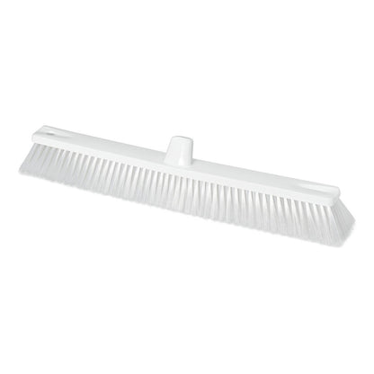 Nölle Profi Brush HACCP -laajaharja Nölle Profi Brush Bürsten- & Pinseltechnik e.K.:lta, jossa on valkoinen pää 0,50 mm kovilla harjaksilla ja keskellä oleva holkki, ihanteellinen tehokkaaseen lattian puhdistukseen HACCP-säädellyissä ympäristöissä.