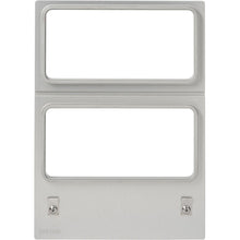 Kasetti DF10 Sandwich-tarjottimelle 181x96x85 mm (2-paikkainen) Duni GmbH:ltä on hopeakehyksinen, jossa on kaksi suorakulmaista aukkoa, kaksi ruuvia alakulmissa ja numero "186166" vasemmassa alakulmassa valkoisella pohjalla.