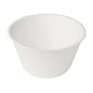 Pyöreä, valkoinen Bagasse-kulho 47 cl Duni GmbH:ltä on kuvattu hieman vinosti ylhäältä valkoisella taustalla. Biologisesti hajoava kuppi toimitetaan 35 kappaleen pakkauksessa.