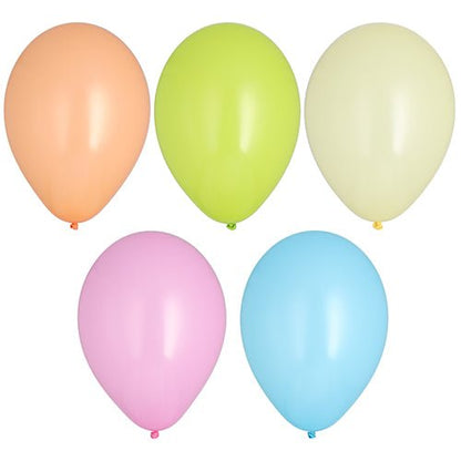 Viisi täytettyä PAPSTAR 10 ilmapalloa Ø 25 cm värilajitelma PAPSTAR GmbH:lta pastellioranssina, vihreänä, keltaisena, pinkkinä ja sinisenä seisovat kolmen rivissä kahden yläpuolella valkoisella pohjalla.
