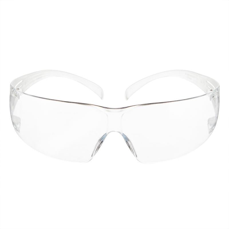 3M Deutschland GmbH:n 3M™ SecureFit™ 200 -suojalasit ovat kirkkaat suojalasit, joissa on läpinäkyvä kehys ja läpinäkyvät linssit, jotka on kuvattu edestä valkoisella taustalla. Ne tarjoavat ympäröivän muotoilun optimaaliseen silmäsuojaan.