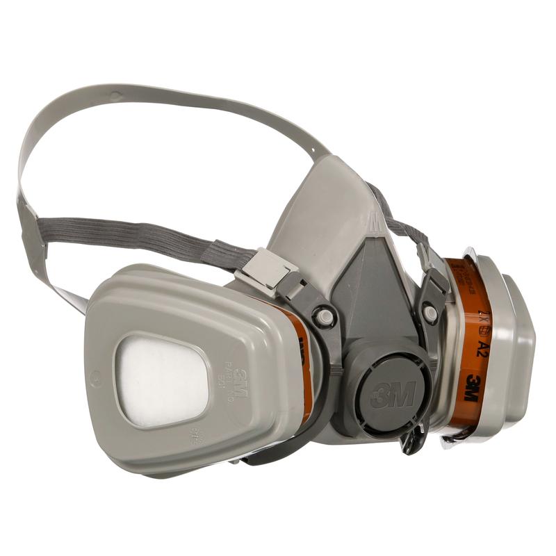 3M™ hengityssuojain 6002KIT-1 3M Deutschland GmbH:ltä on harmaa, varustettu säädettävillä päänauhoilla, keskitetty uloshengitysventtiili ja sisältää vaihdettavat A2P2-suodattimet orgaanisille höyryille (1x6200, 2x6055, 2x5925, 2x501).