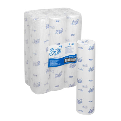 Pakkaus Scott® ESSENTIAL™ lääkärirullia - Valkoinen Kimberly-Clark GmbH:ltä, yksittäispakattu rulla edessä. Valko-sininen pakkaus takaa hygienisen ratkaisun, ihanteellinen lääketieteellisiin tiloihin kuten klinikoihin.