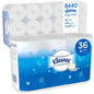 Kimberly-Clark GmbH:n laatikko, jossa on kuusi pakkausta Kleenex® WC-paperia, joissa kussakin 6 valkoista rullaa (350 arkkia per rulla), yhteensä 36 rullaa ja 12 600 arkkia; pakkaus on valko-sininen.