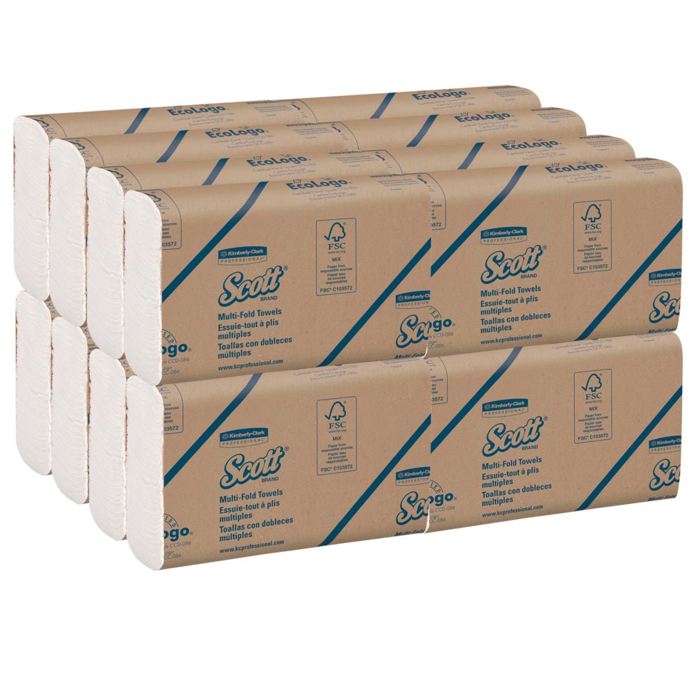 Kuusitoista valkoista, moninkertaisesti taitettua Scott® Käsipyyhkeet -pakkausta Kimberly-Clark GmbH:lta on siististi pinottu; jokaisessa pakkauksessa on 250 arkkia ja se on selkeästi brändätty - täydellinen hygieeniseen käsien kuivaamiseen.