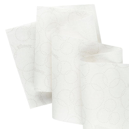 Lähikuva valkoisista, 1-kerroksisista Kleenex® Rollenhandtücher - E-roll Slimroll™ Kimberly-Clark GmbH:lta (6x135m), joissa on hienovarainen, pyöreä kuvio ja jotka ovat ihanteellisia Slimroll-annostelijoihin.