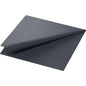Duni GmbH:n Zellt.Serv.33x33 3lg. 1/4 musta on korkealaatuinen, taitettu tummanharmaa paperinenäliina (33x33 cm, 3-kerroksinen), jossa on hienovarainen kohokuvioitu geometrinen reunakuvio, saatavana 50 kappaleen pakkauksessa.