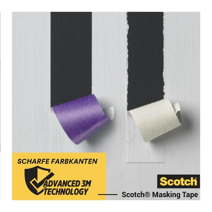 Kaksi raitaa violetti-valkoista Scotch® maalarinteippiä herkille pinnoille (24 mm x 41 m) 3M Deutschland GmbH:lta irrotetaan mustavalkoiseksi maalatulta pinnalta, jolloin terävät värilinjat tulevat näkyviin. Keltaisessa etiketissä lukee "Terävät värireunat Advanced 3M Technology".