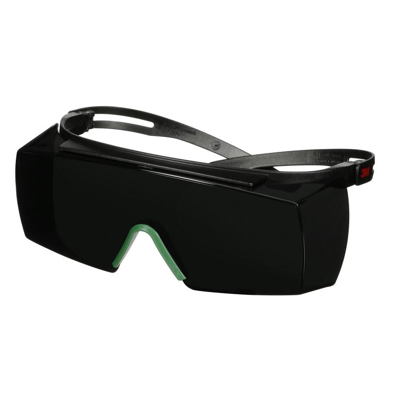3M™ SecureFit™ 3700 -päällyslasit, mustat sangat, naarmuuntumaton pinnoite, harmaa linssi IR 5.0, SF3750AS-BLK, 20 per pakkaus | Pakkaus (1 kpl)