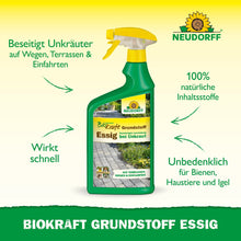 Vihreä sumutepullo, jossa on teksti "Neudorff BioKraft Grundstoff Essig" Neudorff-kaupasta, seisoo pystyssä. Saksankielinen teksti korostaa luonnollisia ainesosia, nopeaa vaikutusta ja turvallista, tehokasta rikkaruohonpoistoa eläin- ja mehiläisystävällisille terasseille ja poluille.