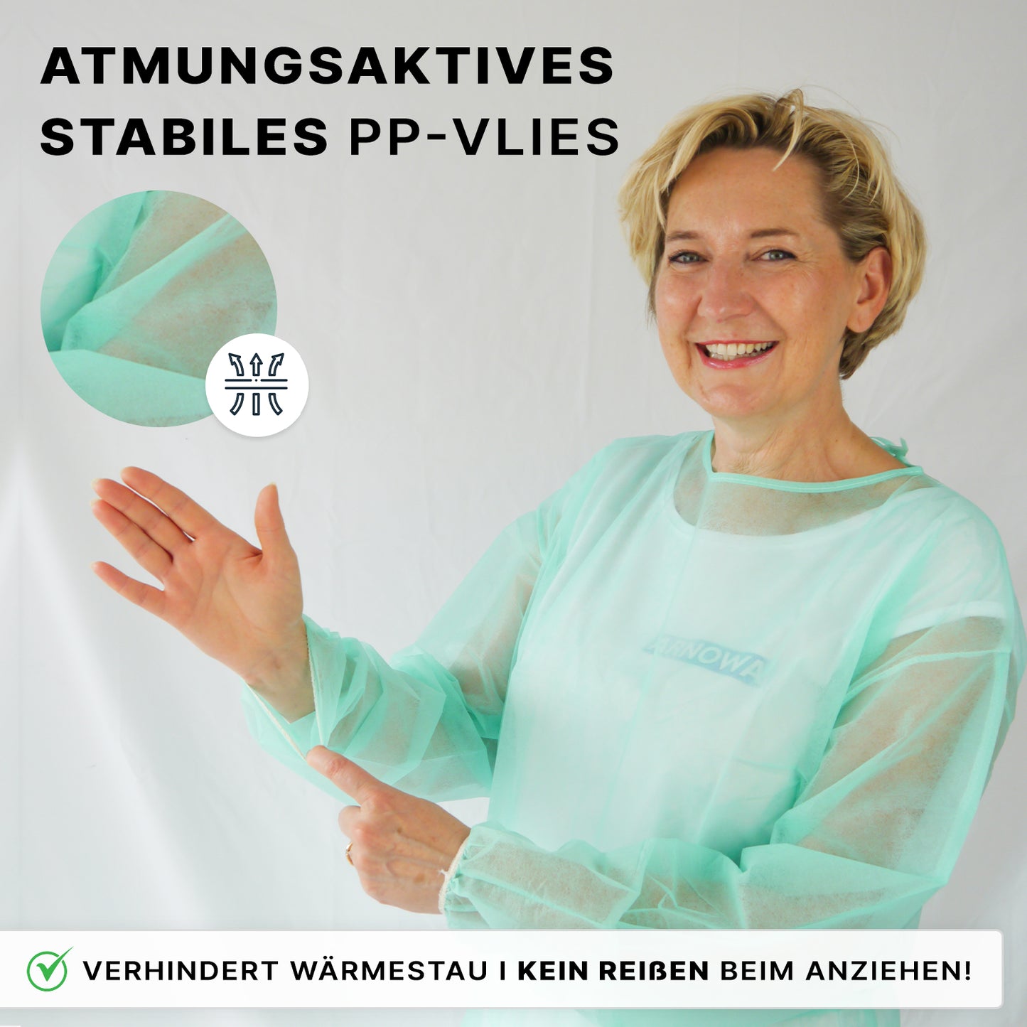 Hymyilevä nainen käyttää vaaleanvihreää ARNOMED PROTECT PP-SCHUTZKITTEL kertakäyttöistä suojatakkia PP-kuitukankaasta ARNOWA GmbH:lta. Sisältö korostaa hengittävää, kestävää materiaalia. Saksan kielinen teksti selittää ominaisuudet.