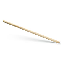 Ein Nölle Profi Brush Gerätestiel 28x1.400 mm von Nölle Profi Brush Bürsten- & Pinseltechnik e.K., mit einer glatten, zylindrischen Holzform, ist vor einem weißen Hintergrund fotografiert.