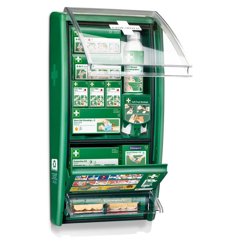 Cederroth ensiapuasema Orkla Wound Care AB:ltä on vihreä, seinään kiinnitettävä ensiapulaatikko, jossa on läpinäkyvä, avoin kansi, joka sisältää merkittyihin lokeroihin sijoitettuja siteitä, palovammageelillä varustettuja siteitä, ohjeita ja liuoksia. (1 pakkaus/kartonki).