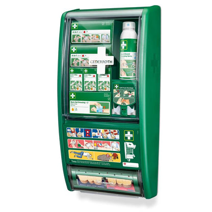 Cederroth ensiapuasema Orkla Wound Care AB:ltä on vihreä, seinään kiinnitettävä ensiapupakkaus, joka toimitetaan pakkauksessa, jossa on sidospaketteja, haavasuihketta, palovammageelisiteitä, pehmeää vaahtosidettä ja teippisidettä sekä kuvitetut ohjeet etupuolella.