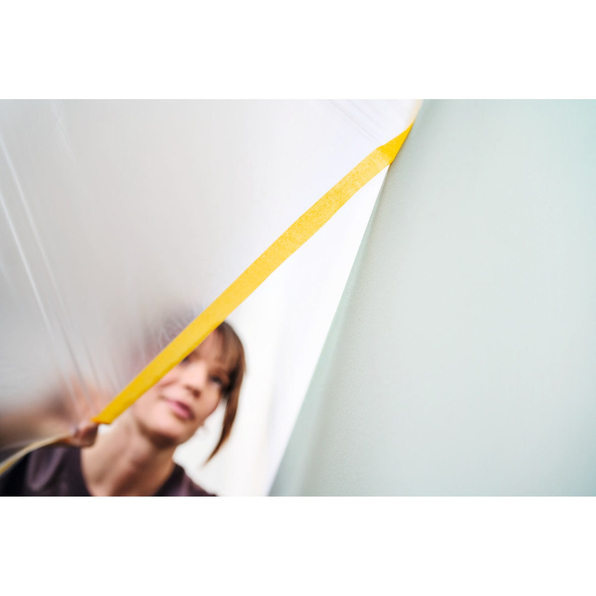 tesa Easy Cover PERFECT+, Nachfüllung, orange – Anwendung