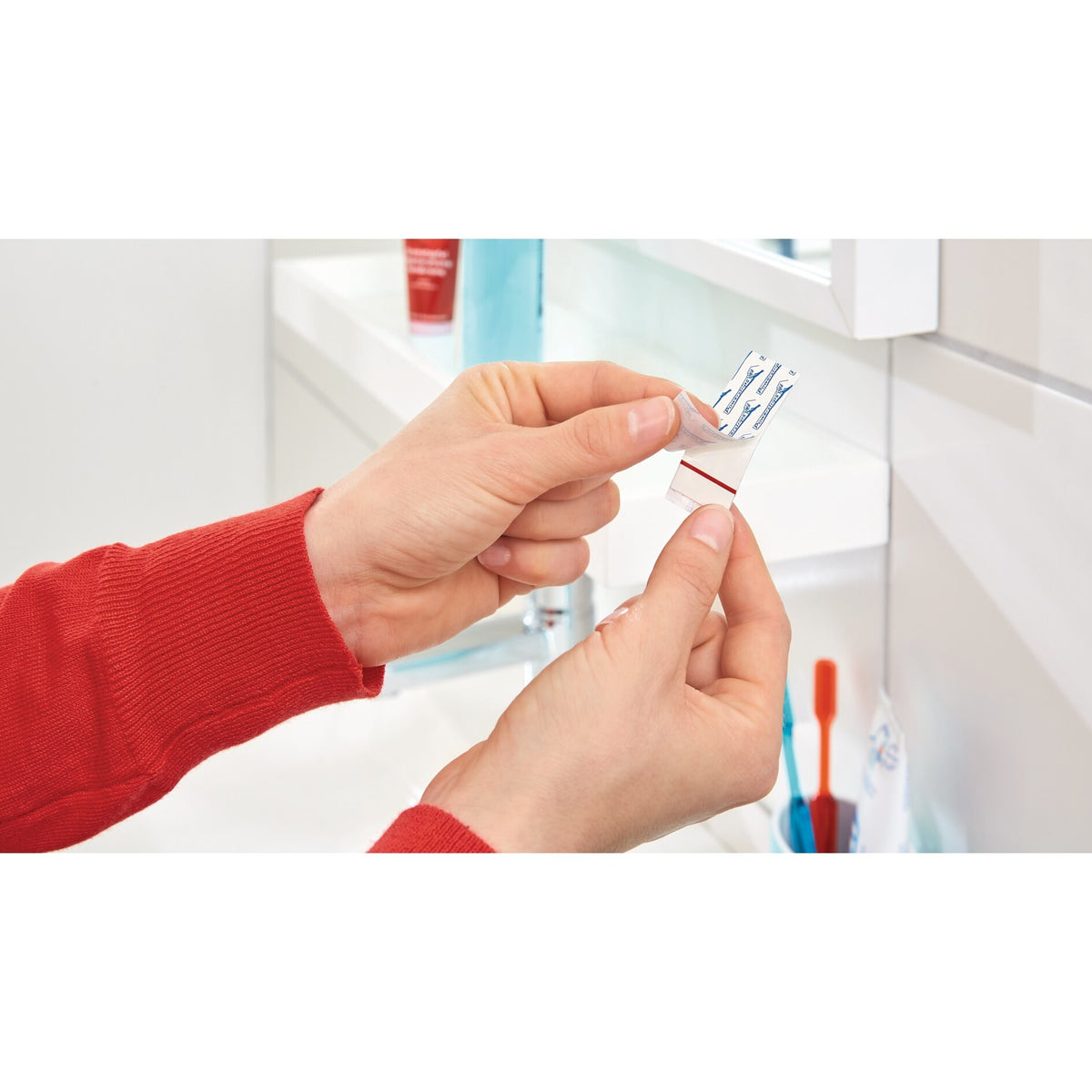 tesa Powerstrips Haken Large Classic – Anwendung