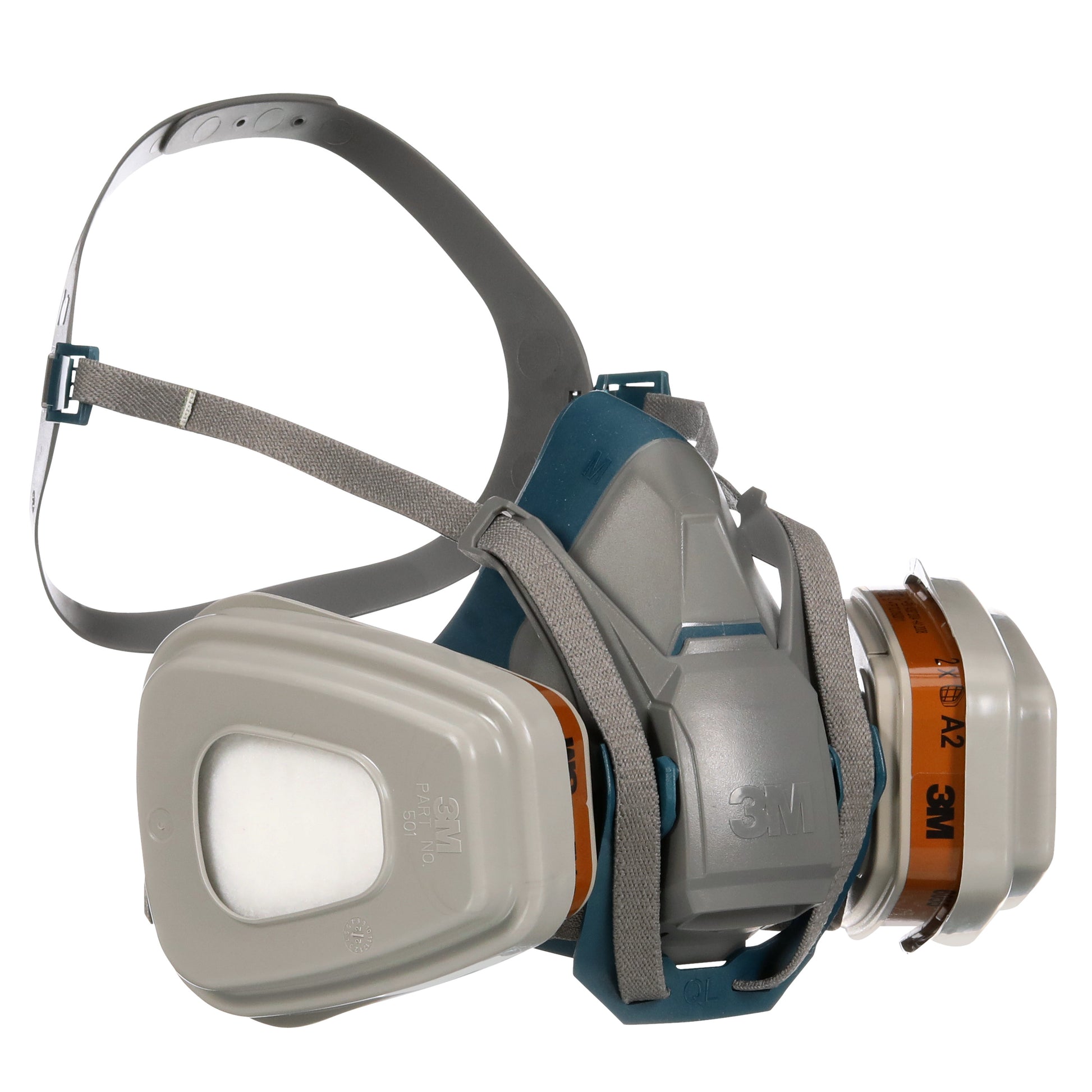 Die 3M™ Quick Latch Atemschutzmaske 6502QLKIT-1 von 3M Deutschland GmbH verfügt über einen wiederverwendbaren blau/grauen Maskenkörper, verstellbare Bänder und austauschbare A2P3-Filter zum Schutz gegen organische Dämpfe; enthält (1x6502, 2x6055, 2x5935, 2x501).