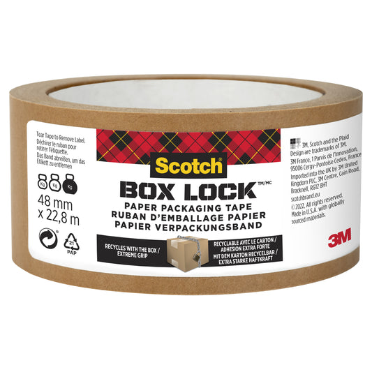 Eine 48 mm x 22,8 m große Rolle Scotch® Box Lock™ Papier-Verpackungsband von 3M Deutschland GmbH, mit Produktinformation und Recyclingangaben auf dem Etikett in Deutsch, Englisch und Französisch.