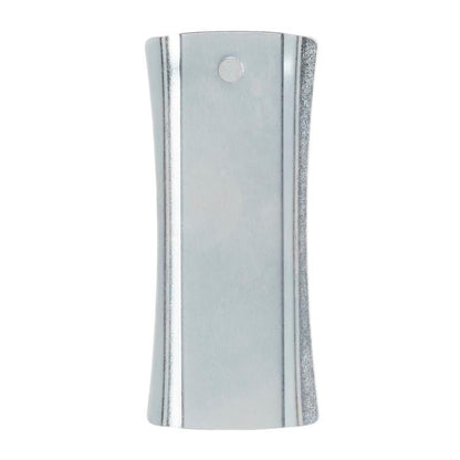 3M Command™-kiilanaula 17047 hopeassa pitää kuvat turvallisesti ja ilman naarmuja enintään 2,2 kg asti yhdellä koukulla ja kahdella L-kokoisella nauhalla - ihanteellinen kuvien ripustamiseen ilman porausta.