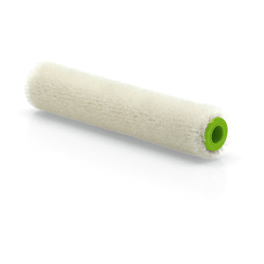 Nölle Profi Brush Mohair -maalitelatela 10 cm (4 mm nukankorkeus) Nölle Profi Brush Bürsten- & Pinseltechnik e.K.:lta, ihanteellinen sileille pinnoille, siinä on valkoinen sylinterimäinen kuori vihreällä muoviytimellä valkoisella pohjalla.
