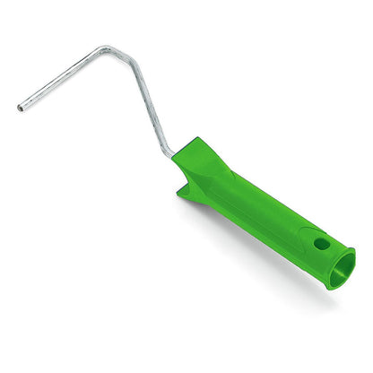 Nölle Profi Brush -pienitelarullasanka 6 mm Nölle Profi Brush Buersten- & Pinseltechnik e.K.:lta on esitetty vihreässä muovissa, jossa on metallikehys ja ripustusreikä, ihanteellinen tarkkoihin maalauksiin erilaisissa maalausprojekteissa valkoisella taustalla.