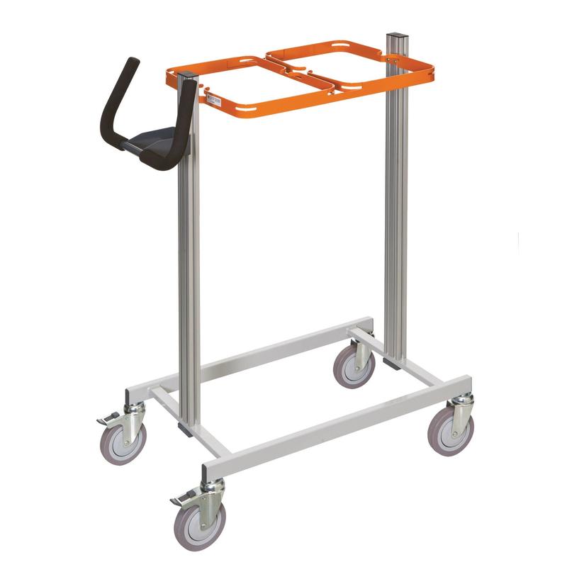 TASKI Nano Trolley -perusrunko Diversey Deutschland GmbH & Co. OHG:lta on kestävä metallivaunu, jossa on neljä pyörivää pyörää, oranssi runko ja kaksi mustaa kahvaa - ihanteellinen monipuolisena lisävarusteena Nano Trolleylle.