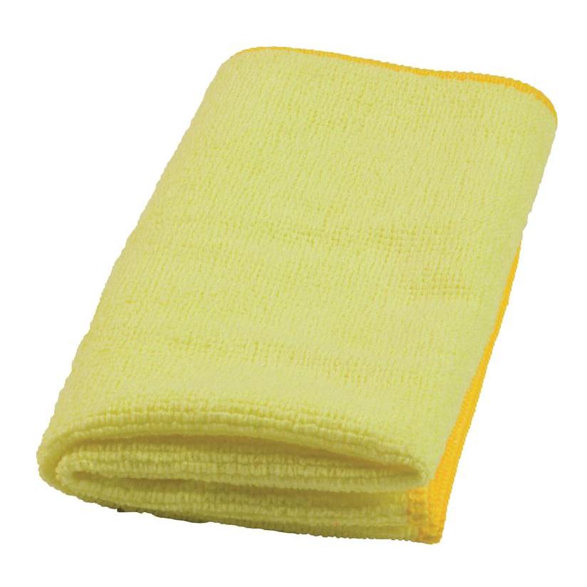 Keltainen TASKI MyMicro mikrokuituliina 36 x 36 cm Diversey Deutschland GmbH & Co. OHG:lta, ommellulla reunalla, ihanteellinen värikoodattuun roiske- ja kosteapuhdistukseen, on kuvattu valkoista taustaa vasten (20 kpl per pakkaus).