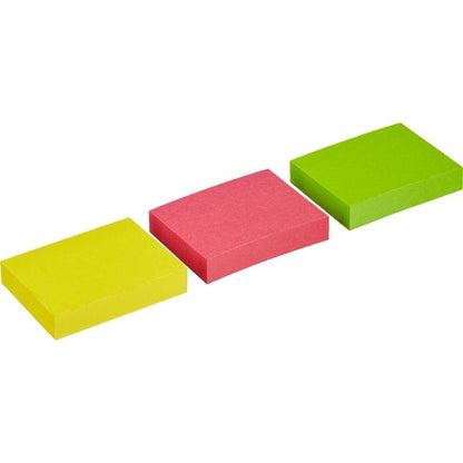 Kolme 3M Post-it® -muistilappua eri neonväreissä (38 x 51 mm, 100 arkkia/lohko, 3 lohkoa/pakkaus) ovat PEFC-sertifioituja ja antavat jokaiselle työtilalle eloisan ilmeen.