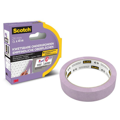 Yksi rulla Scotch® maalarinteippiä herkille pinnoille (24 mm x 41 m) 3M Deutschland GmbH:lta PEFC-sertifioidussa pakkauksessa, jossa on 3M-logo, PEFC-merkki ja tuoteinformaatio useilla kielillä.