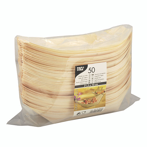 Tiiviisti suljettu paketti, joka sisältää 50 ovaalia PAPSTAR puista "puren" venettä-tarjottimia (21,5 x 10 cm) ympäristöystävällisestä kevyestä puusta, näyttää PAPSTAR GmbH:n merkin, määrän ja koon – ihanteellinen sormiruoan tarjoiluun missä tahansa tapahtumassa.