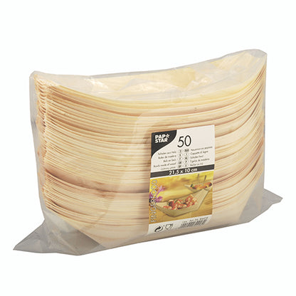 Tiiviisti suljettu paketti, joka sisältää 50 ovaalia PAPSTAR puista "puren" venettä-tarjottimia (21,5 x 10 cm) ympäristöystävällisestä kevyestä puusta, näyttää PAPSTAR GmbH:n merkin, määrän ja koon – ihanteellinen sormiruoan tarjoiluun missä tahansa tapahtumassa.