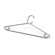 Der Nölle Profi Brush Vielzweckbügel 43 cm aus Kunststoff von Nölle Profi Brush Bürsten- & Pinseltechnik e.K. besticht durch sein schlichtes, kantiges Design mit gewellten Haken, ideal für vielseitige Aufbewahrungs- und Ordnungsaufgaben.